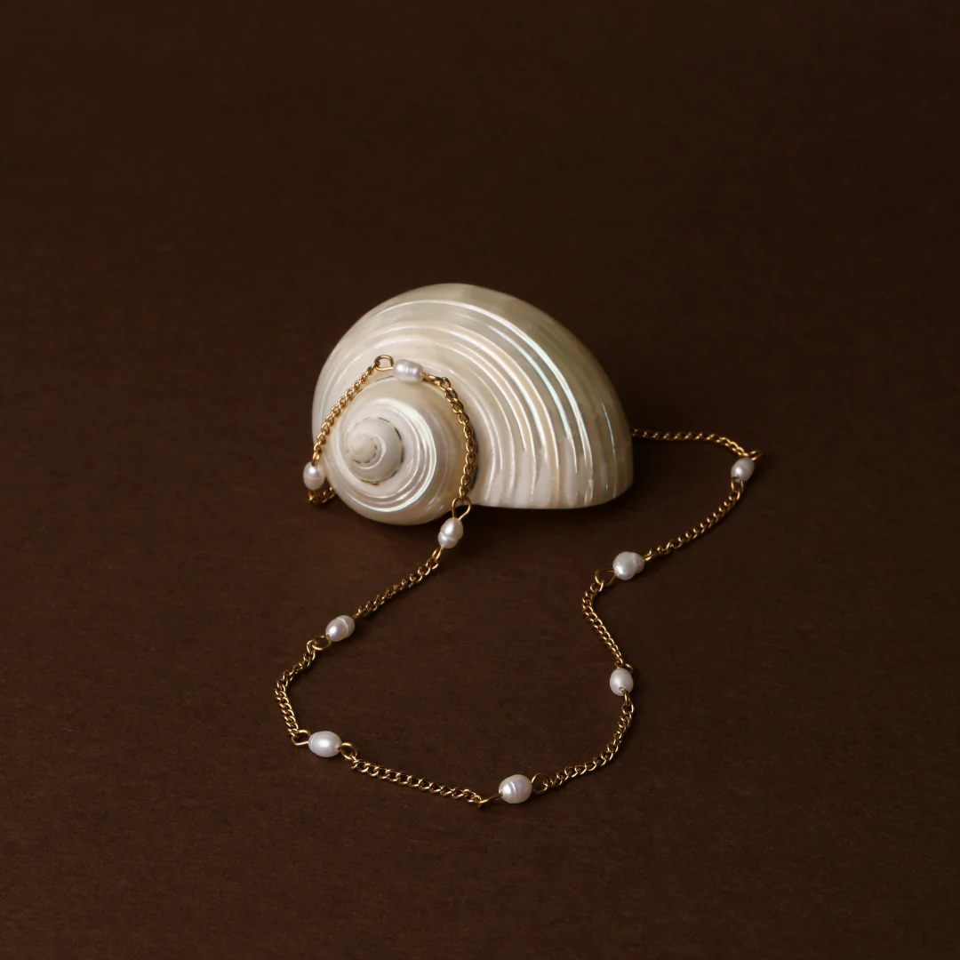 Dainty Gold Pearl Choker - Image 12