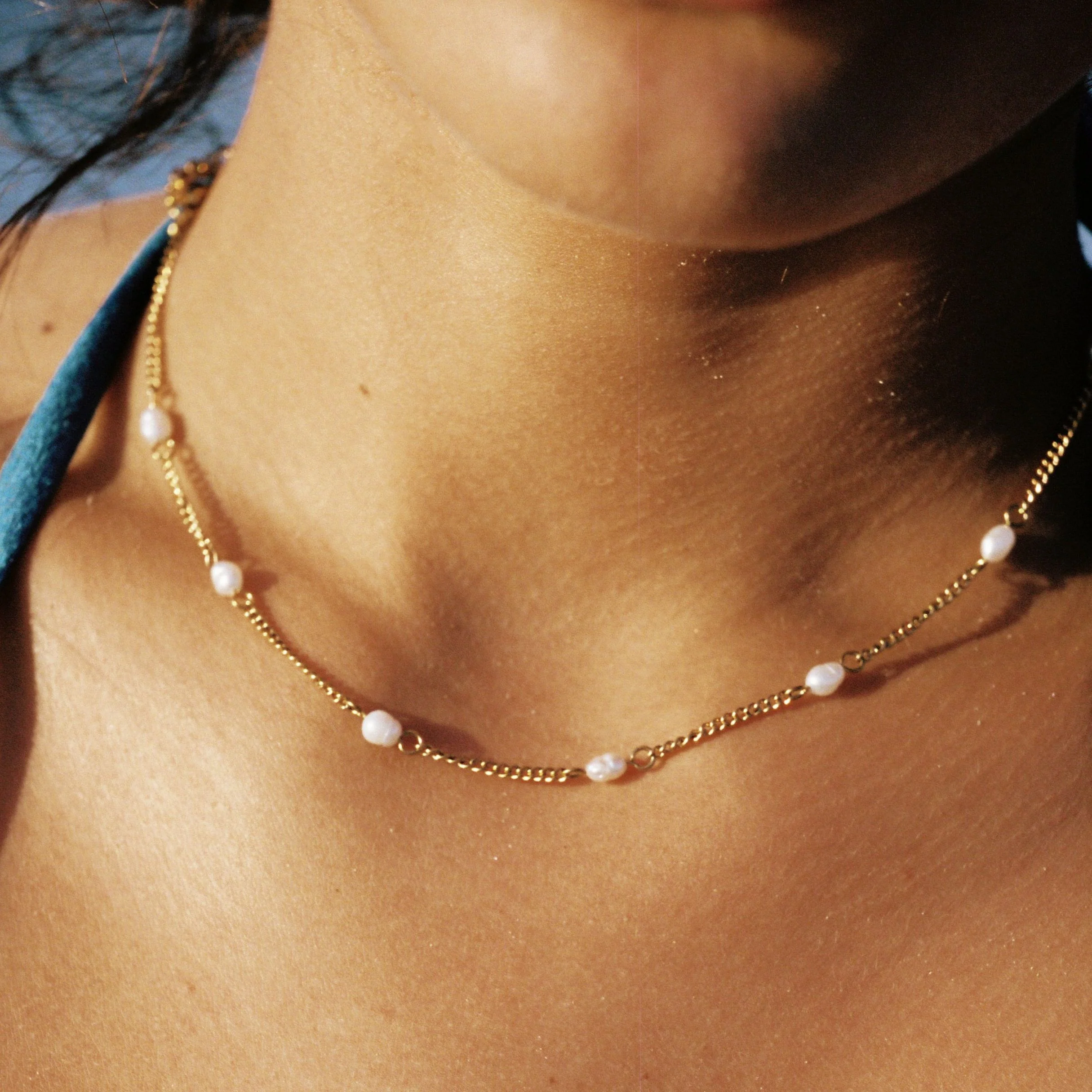 Dainty Gold Pearl Choker - Image 4