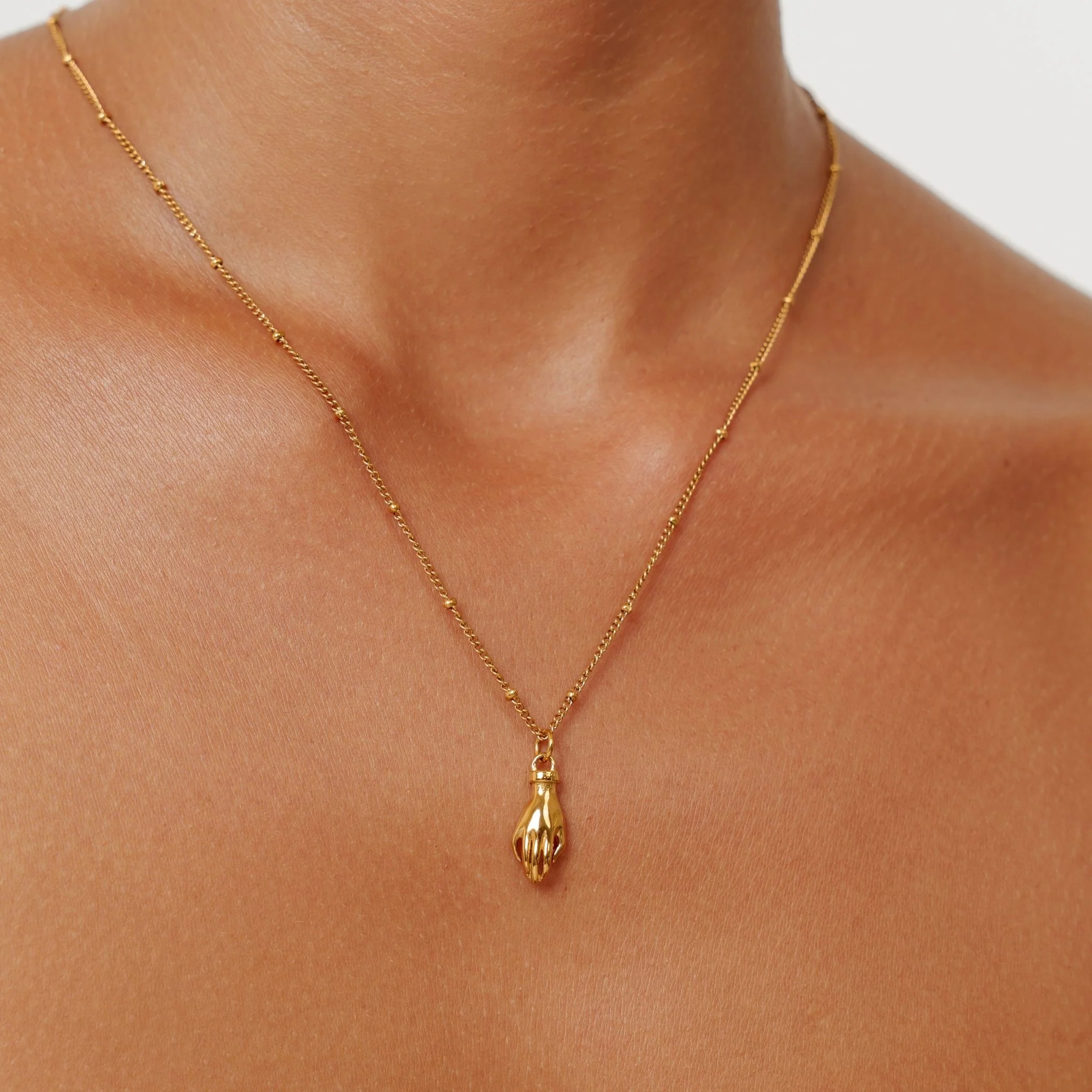 Guardian Hand Necklace - Image 2