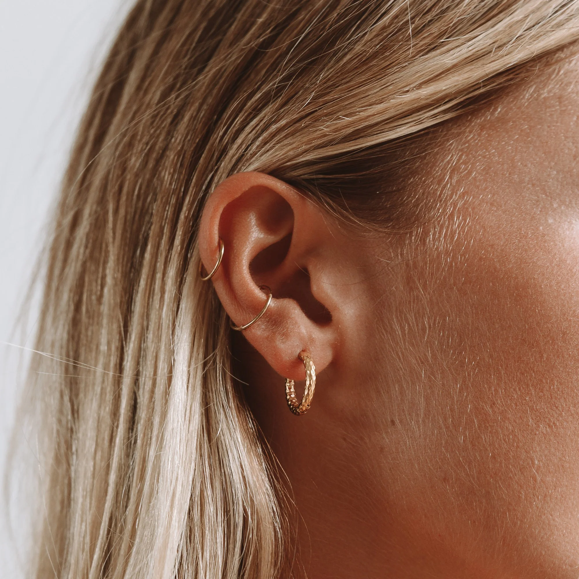 Hammered Hoops Earrings - Image 7