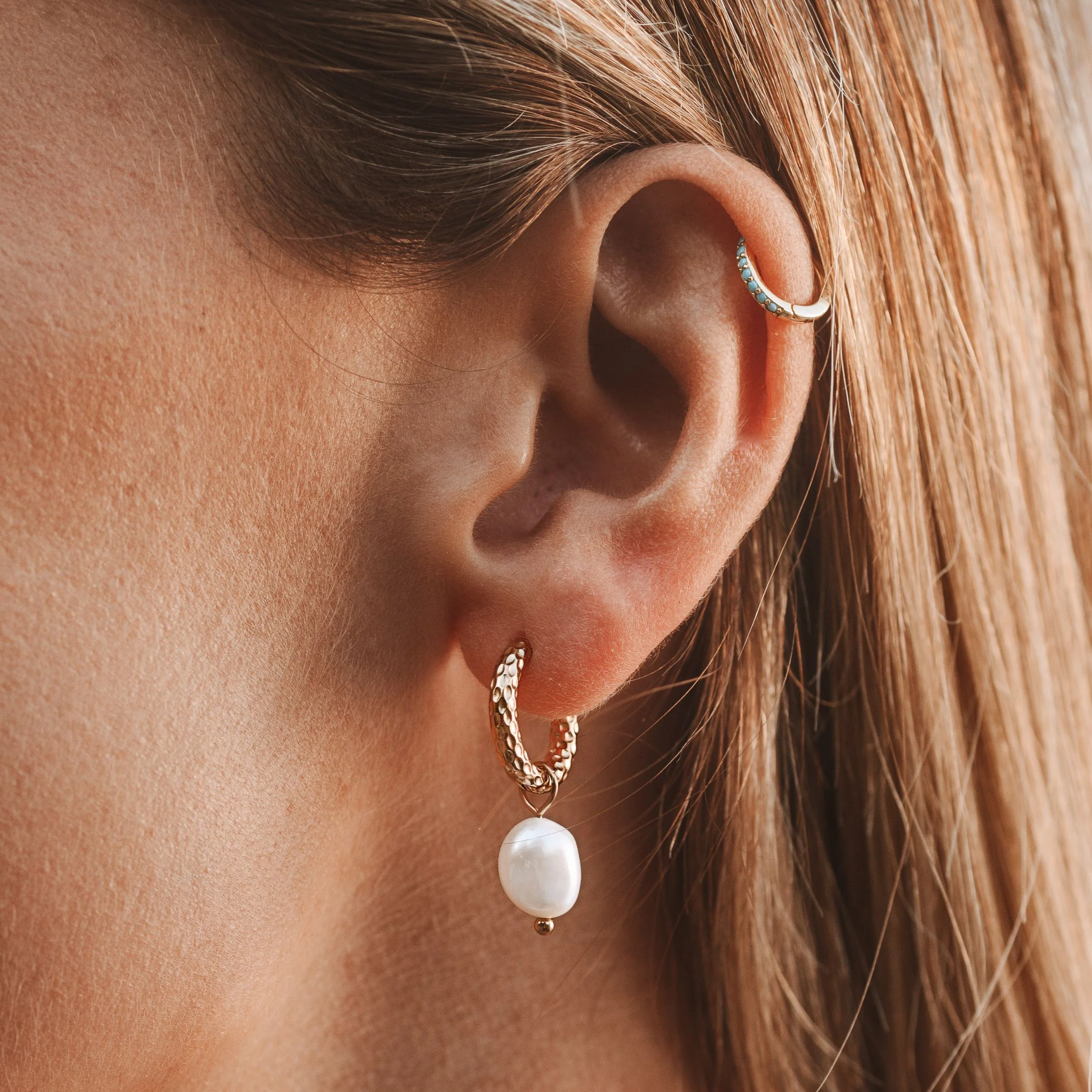 Hammered Pearl Hoop Earrings - Image 12