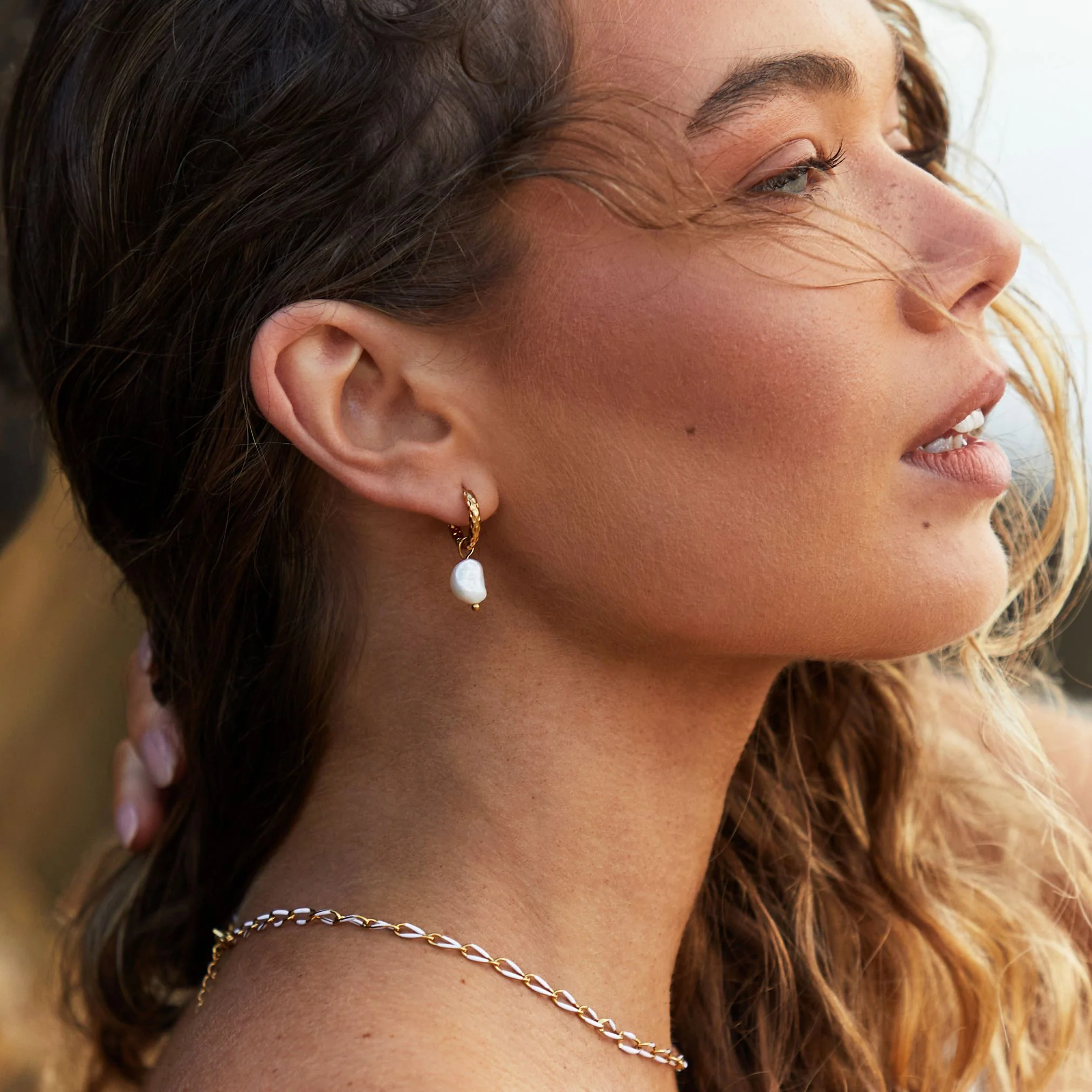 Hammered Pearl Hoop Earrings - Image 15