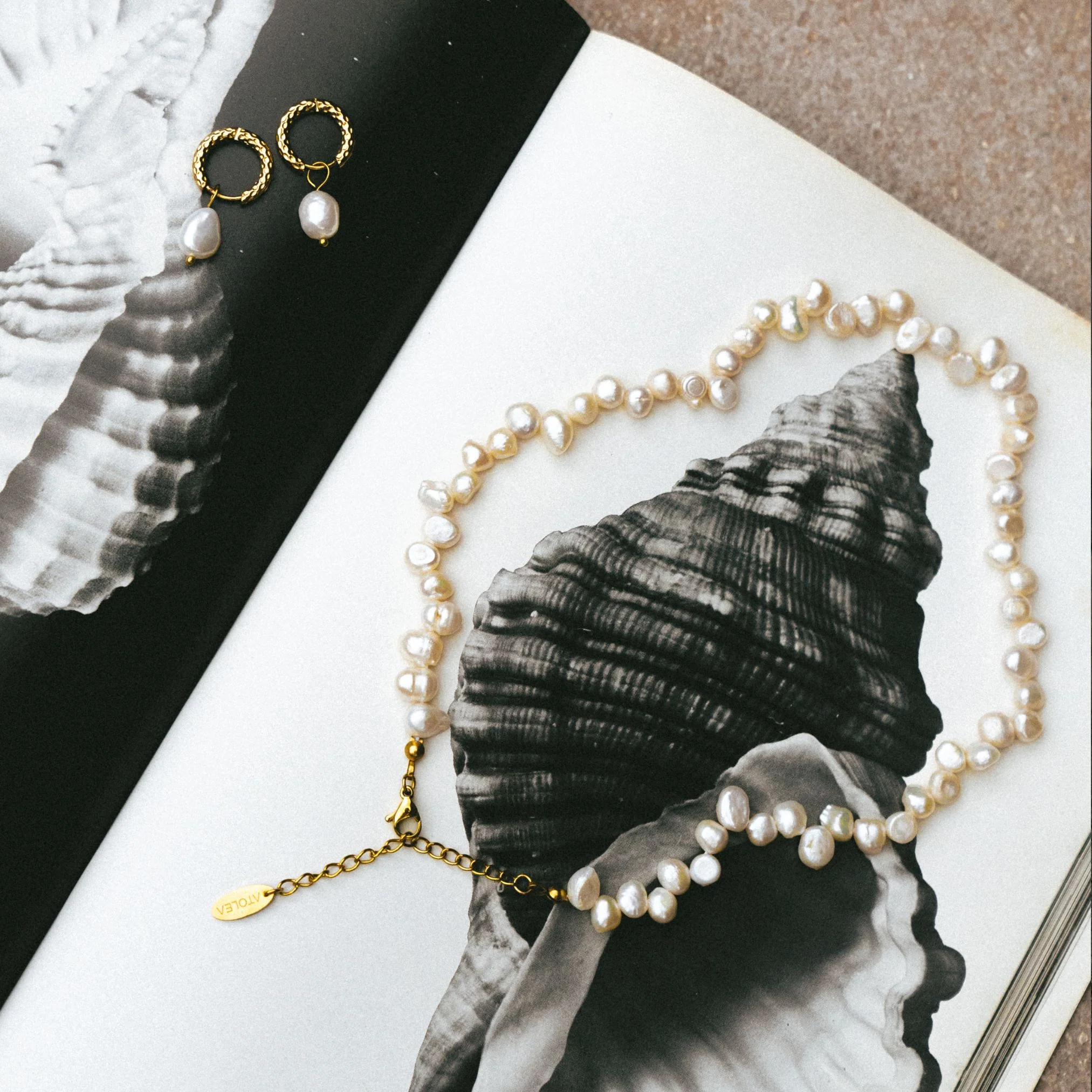 Hammered Pearl Hoop Earrings - Image 9