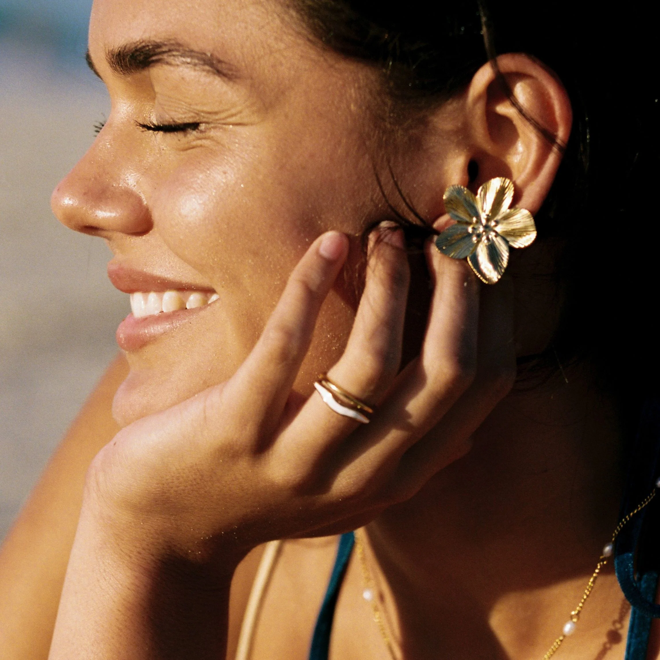 Hibiscus Earrings - Image 4